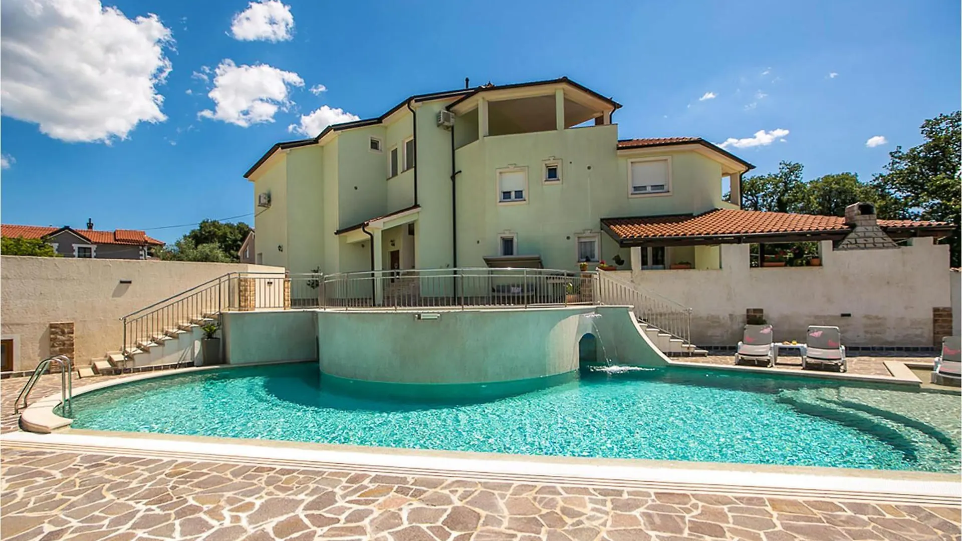 Nice Apartment In Pula With Outdoor Swimming Pool 0*,